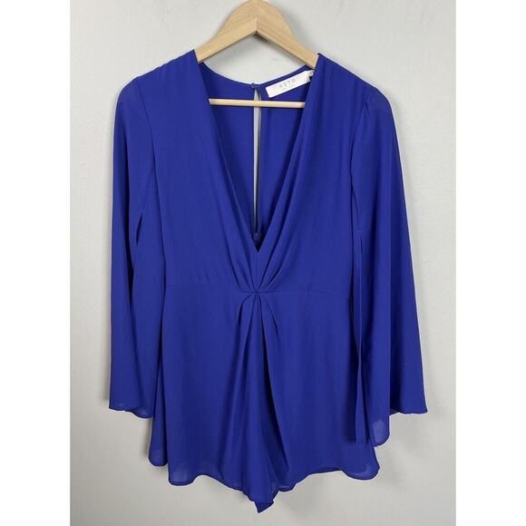 ASTR The Label Blue Romper V-Neck Long Sleeve Size Small Lined AP6076 Women’s - Picture 1 of 8